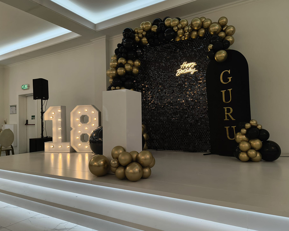 Extra sfeer met bloemen en verlichting