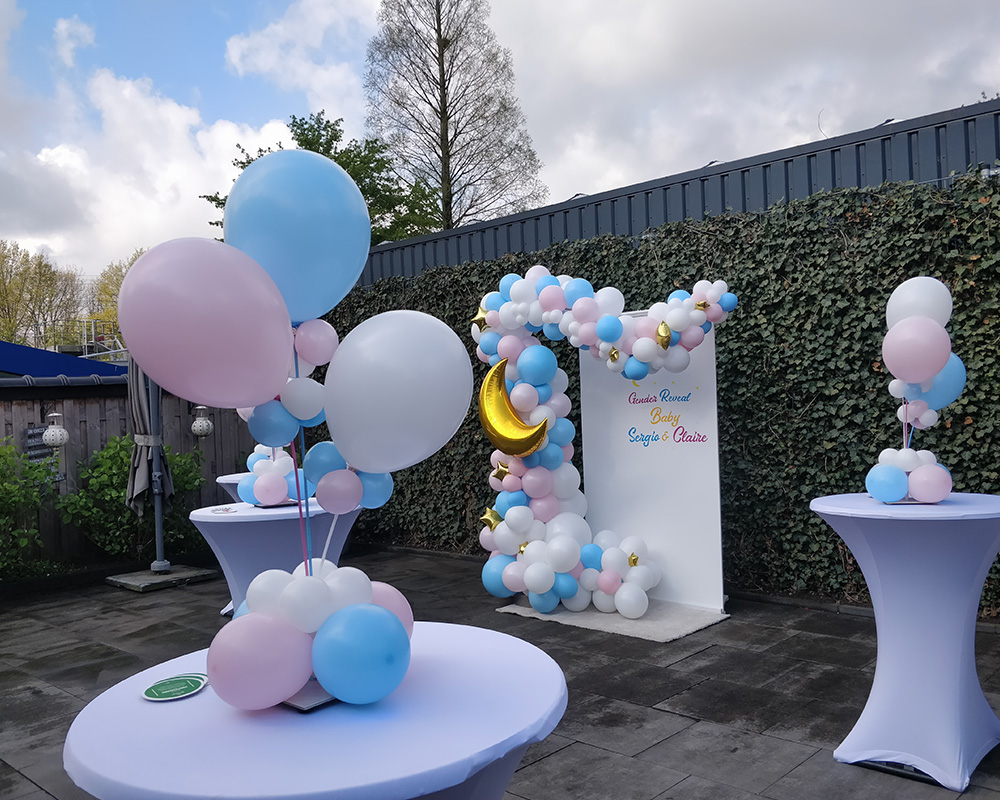 Gender reveal decoratie die direct sfeer brengt